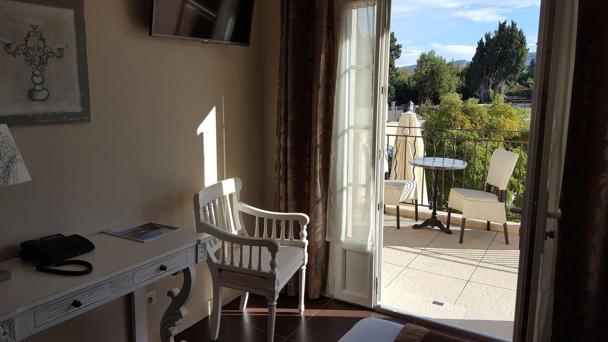 圣约瑟农舍酒店 Saint-Rémy-de-Provence 外观 照片